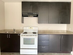 Building Photo - 3206 Hill Crest Dr