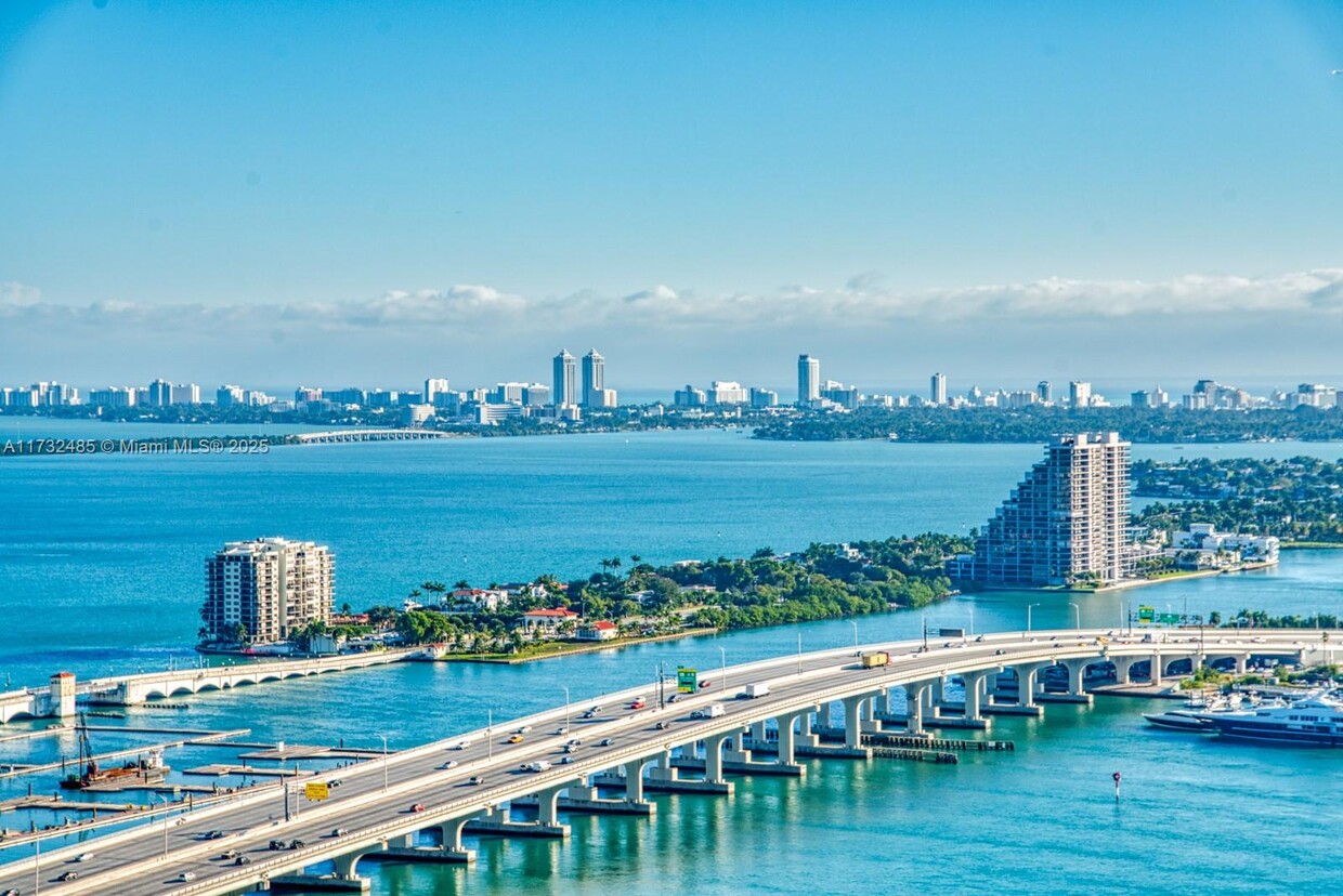 Foto principal - 900 Biscayne Blvd