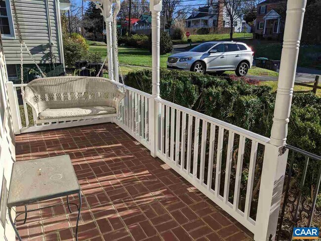 Foto del edificio - 1341 E Market St