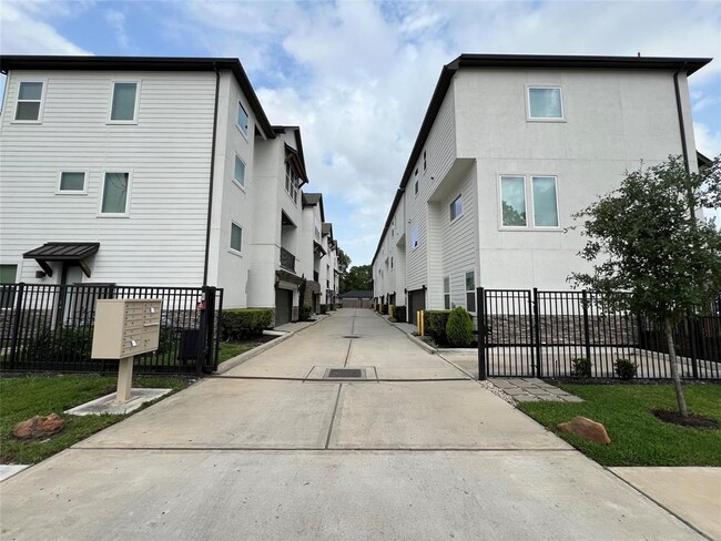 Foto del edificio - 1224 Upton St