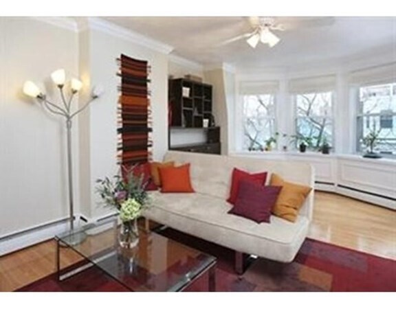 Building Photo - 356 K St
