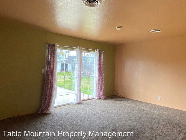Building Photo - 3 br, 1 bath House - 6 Las Plumas Way