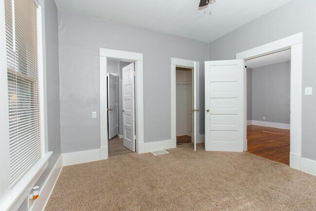 Building Photo - 1422 S Wichita St