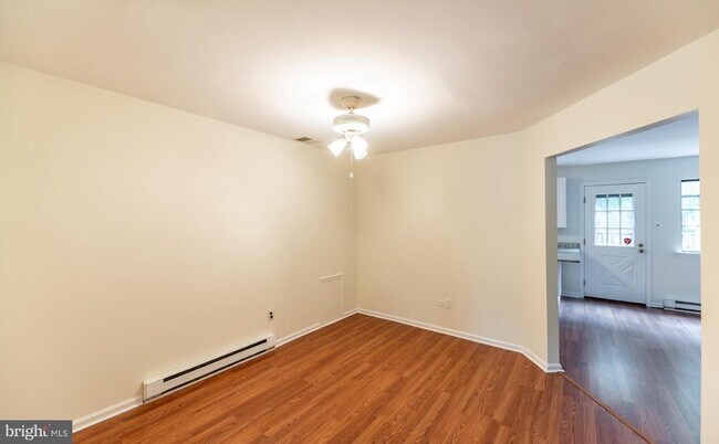 Foto del edificio - 170 Weedon Ct
