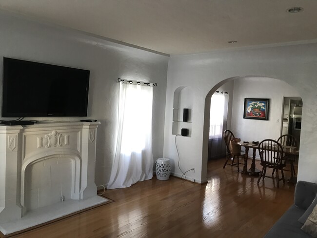 Foto del edificio - 411 N Stanley Ave