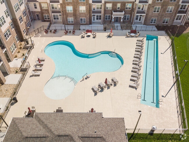 Building Photo - The Edison at Riverwood