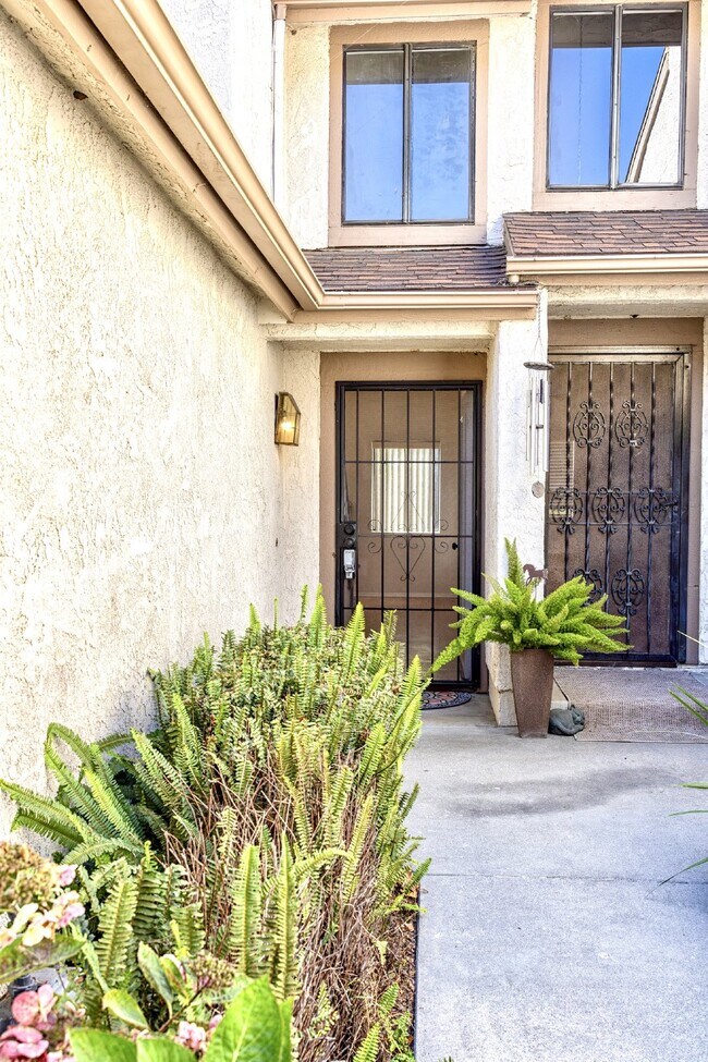 Foto del edificio - 2421 Mohican Ln