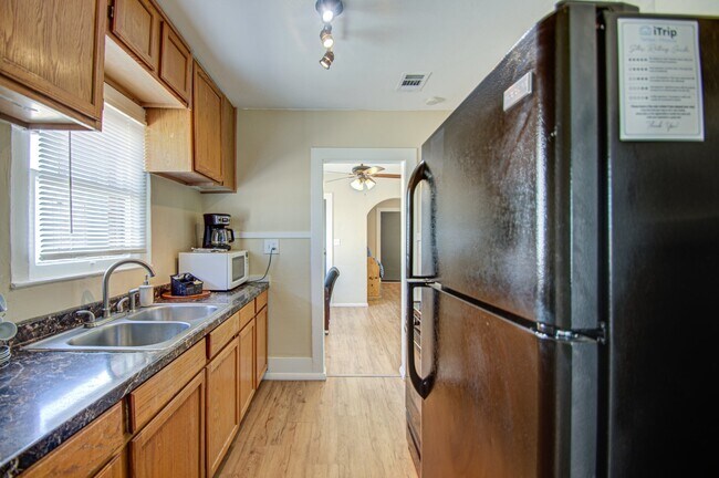 Foto del edificio - 322 N 12th St