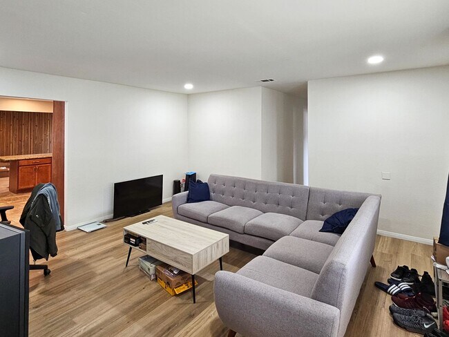 Foto del edificio - Updated Single Level Home in Poway
