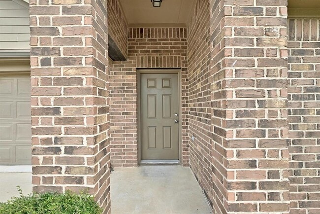 Building Photo - 148 Alpha