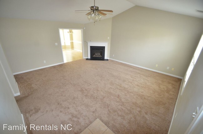 Building Photo - 849 Fairfield Cir