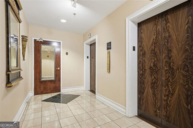 Foto del edificio - 32 Peachtree St NW