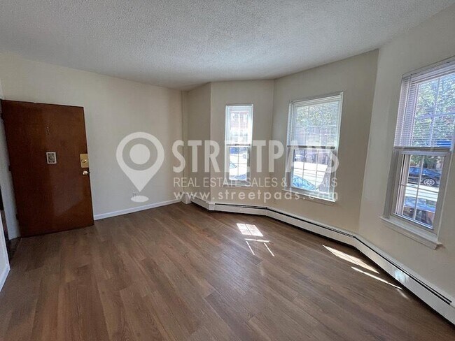 Foto del edificio - bedroom in Boston MA 02130