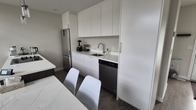 Building Photo - 133 Westfield Rd