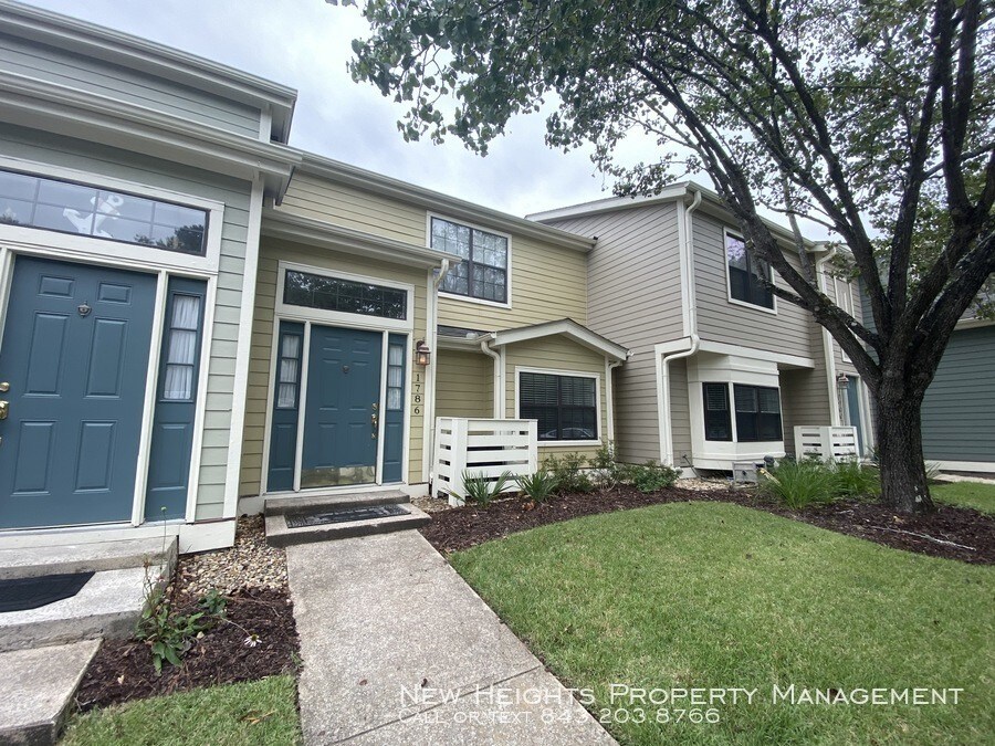Primary Photo - Charming townhome in Montclair