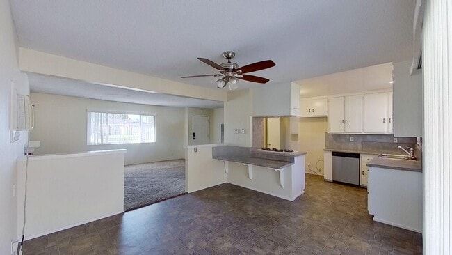 Building Photo - Charming 3 Bed 2 Bath House in Garden Grove!