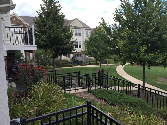 Vista exterior - 611 Grosvenor Ln