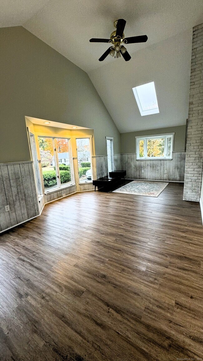 Building Photo - 70 Berkshire Dr