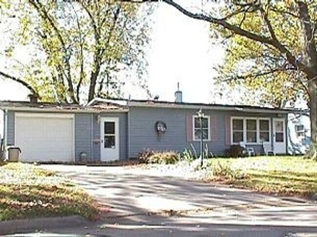 Photo - 3BR 1bath House - Available Mid October 2025