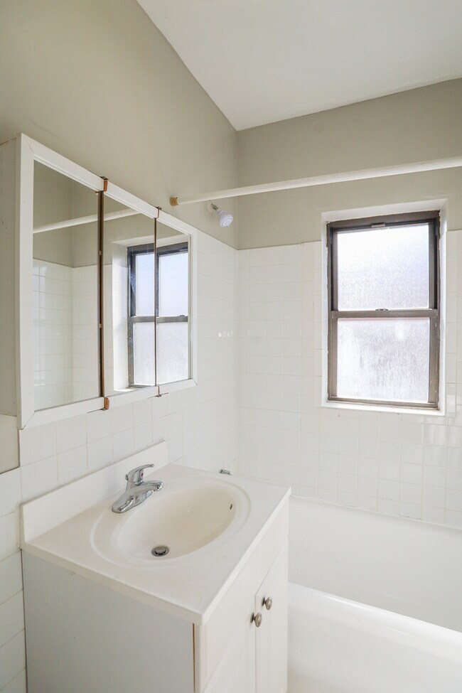 Foto del edificio - 5417 S Harper Ave