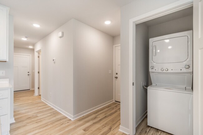 Foto del edificio - W219N16241 Primrose Ct