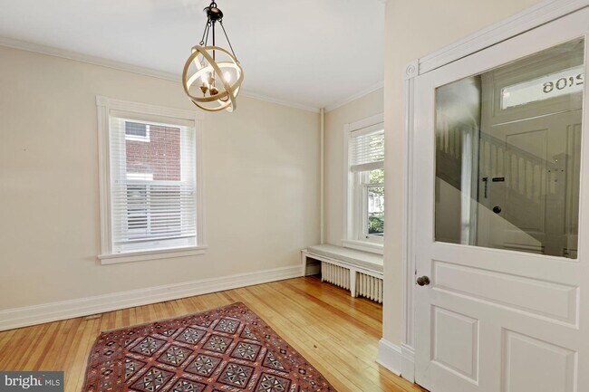 Building Photo - 206 Rockwell Terrace