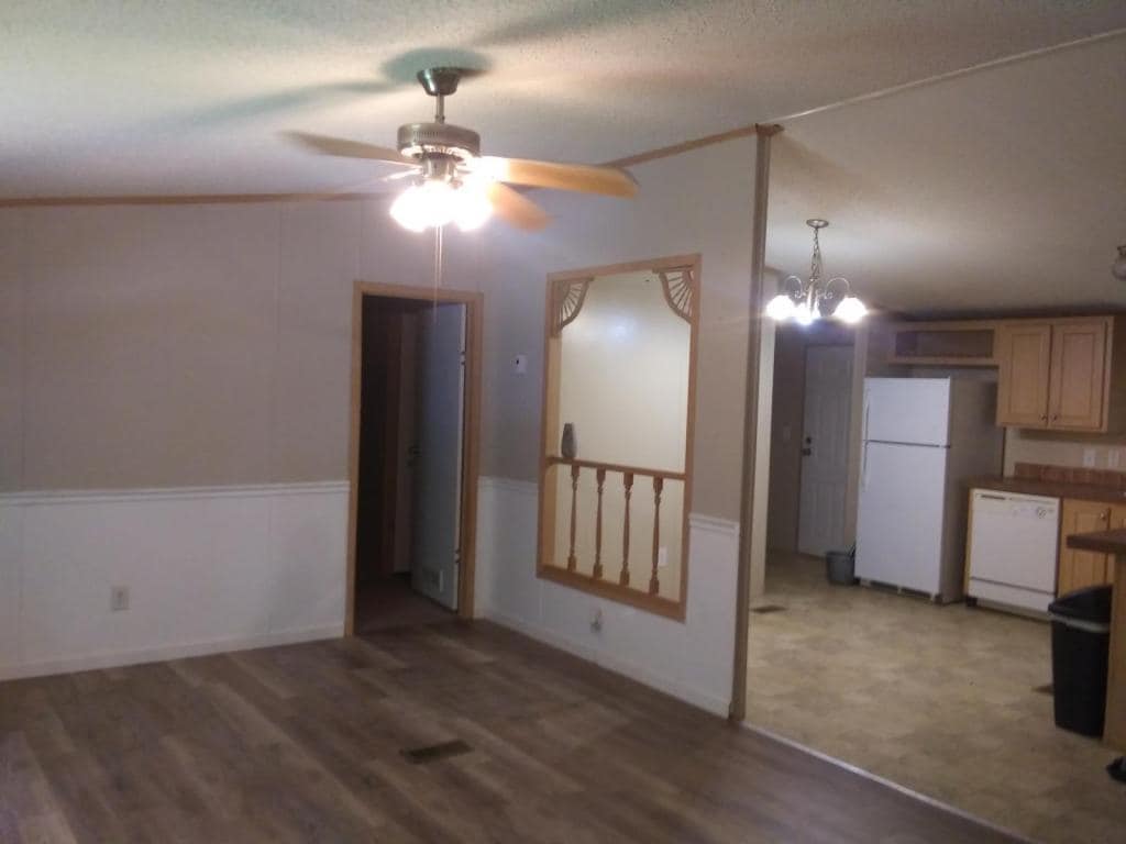 Building Photo - 33 Oakview Dr