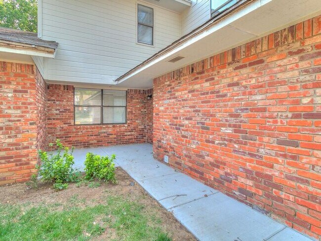 Foto del edificio - 627 36th Ave NW