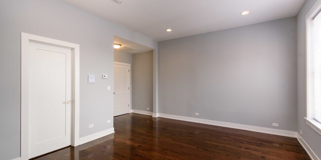 Building Photo - 2163 N Bell Ave