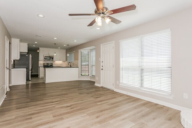 Foto del edificio - 5911 Rocky Point Dr