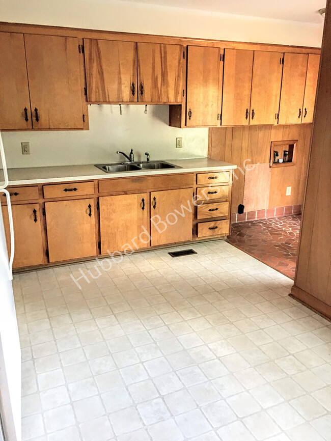 Building Photo - 4517 Devereaux Rd