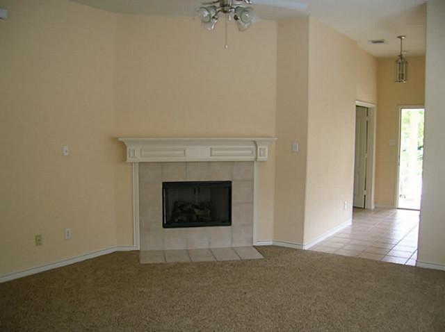 Building Photo - 1609 Jasmine Tr