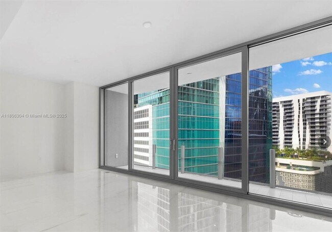 Foto del edificio - 300 Biscayne Blvd Way