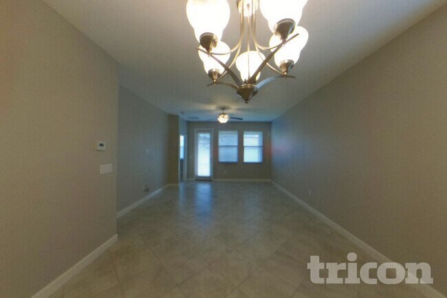 Building Photo - 9735 Ivory Dr