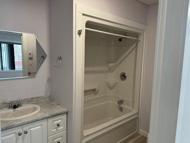 Building Photo - 317 King Av