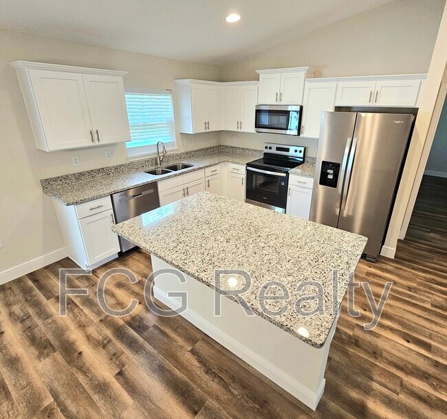 Building Photo - 661 E Vercelli Ln