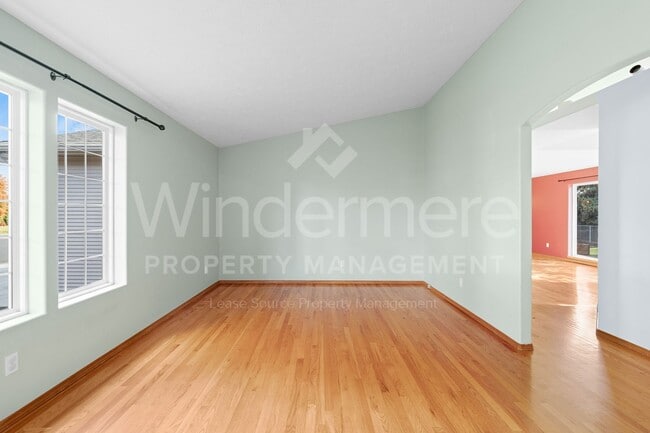 Building Photo - Beautiful 4-Bedroom Home In The South Hill...