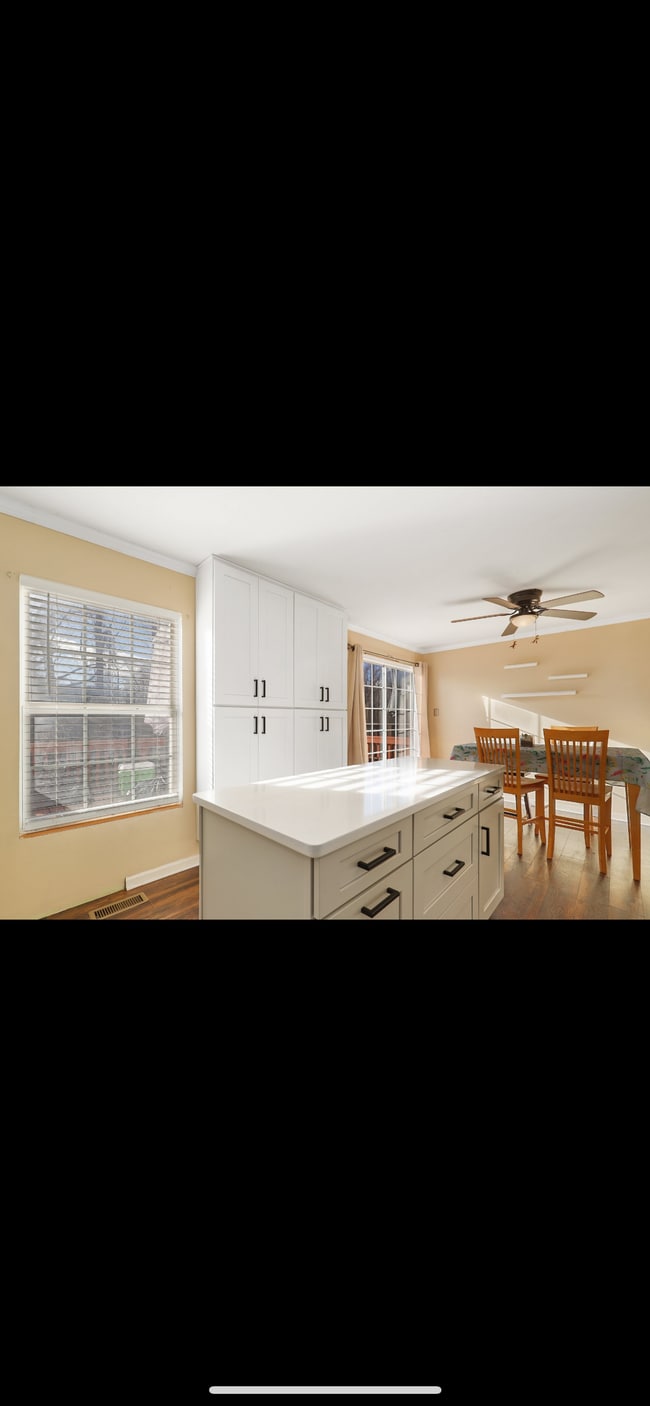 Foto del edificio - 507 Stafford Glen Ct