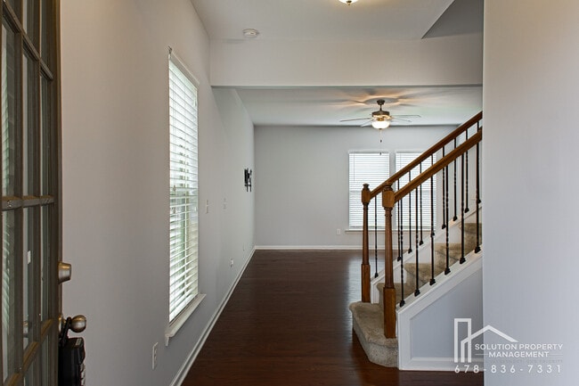 Foto del edificio - 332 Hardy Ives Ln