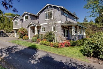 Building Photo - 412 15th Ave