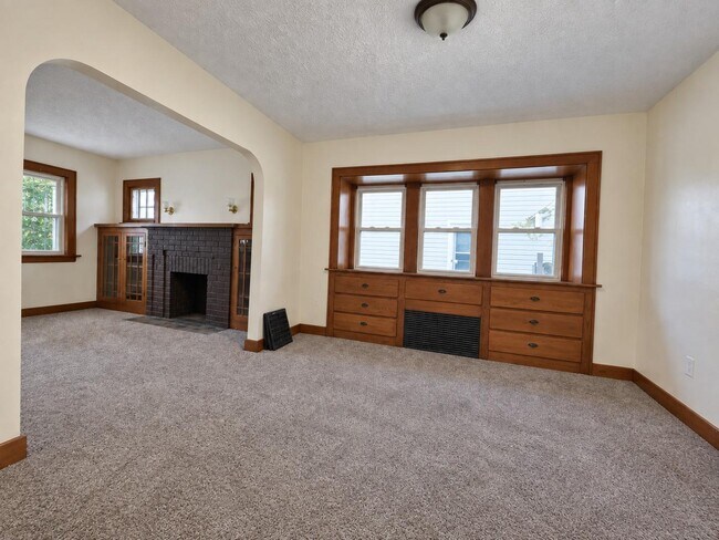 Building Photo - 636 Gridley Ave