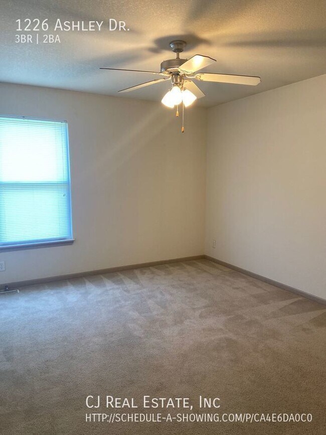 Building Photo - 1226 NW Ashley Dr