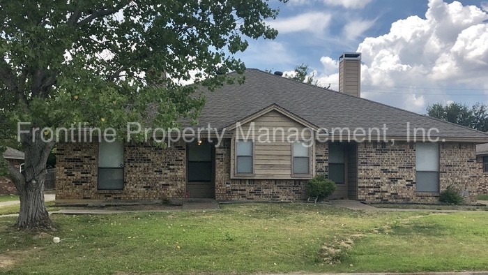 Primary Photo - Two Bedroom Duplex near 287