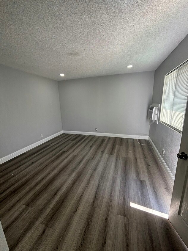 Foto principal - 13187 Splendora Ave