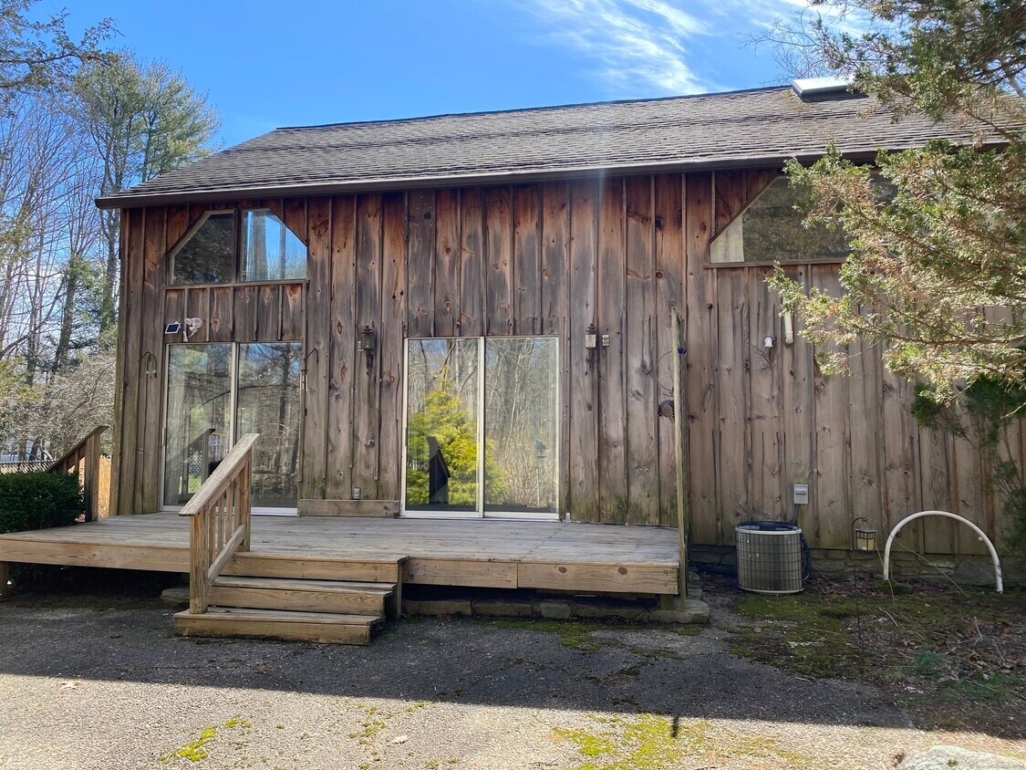 Primary Photo - 475 Warpas Rd