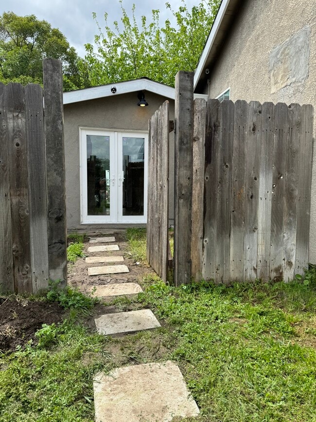 Walk away into the studio and private yard - 1717 S Adelbert Ave
