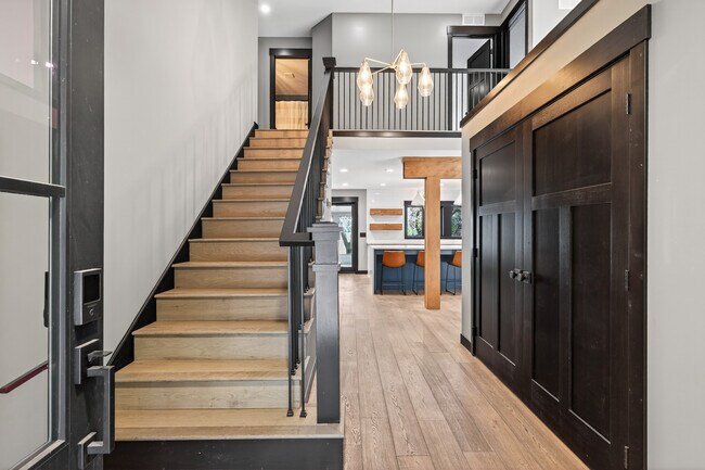 Foto del edificio - 15801 Andrie St NW