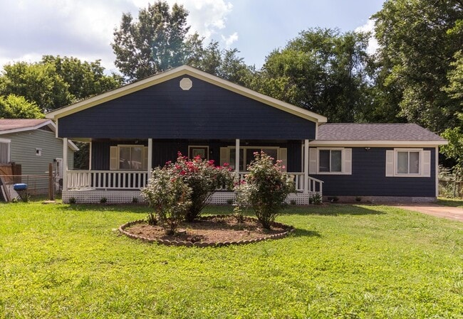 Photo - 207 Central Dr House