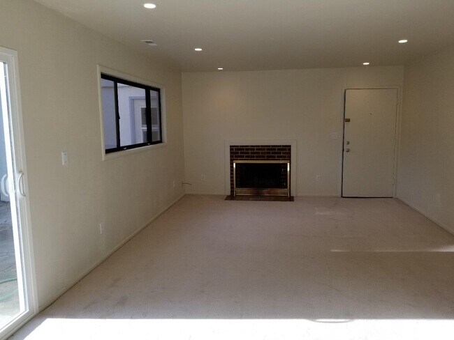 Building Photo - 515 Marine View Ave
