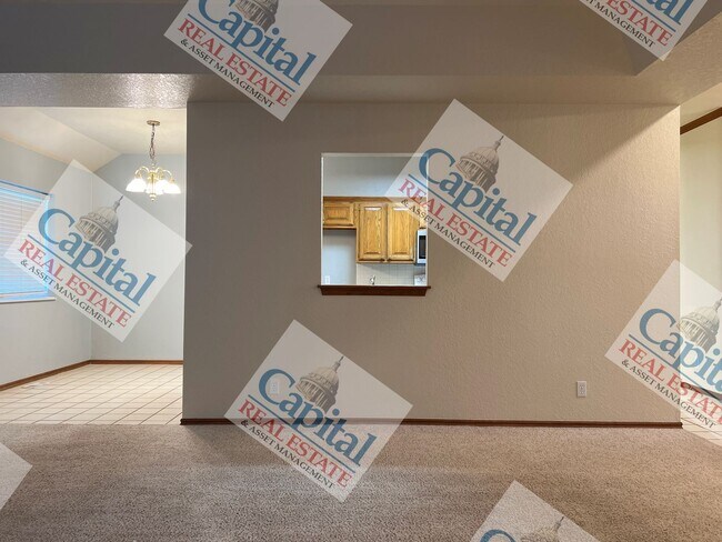 Foto del edificio - Beautiful 3 Bedroom W/ Move In Special